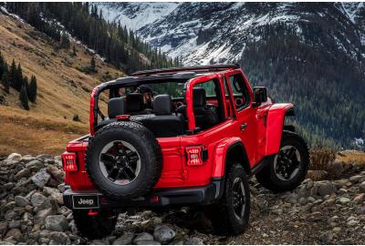 Jeep Fires Back At Ford Bronco With 2021 Wrangler Updates