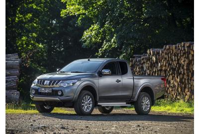 MITSUBISHI > L 200 > MITSUBISHI L200 Club Cab (2015 - Present)