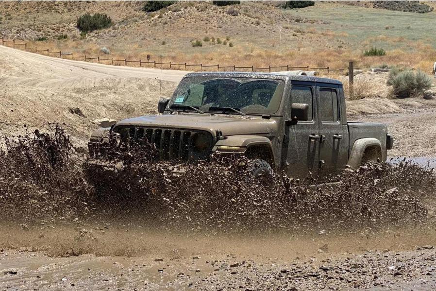 Jeep Gladiator Driver Voids Warranty For Driving In The Mud