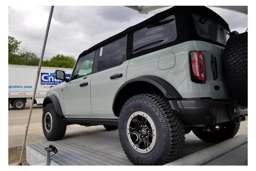 Ford Bronco V6 Is Heavier On Gas Than Jeep Wrangler