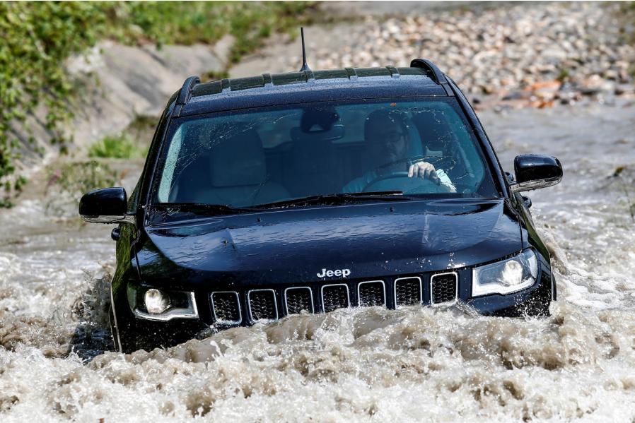Jeep Renegade And Compass Plug-In Hybrid Arrive With 240 HP