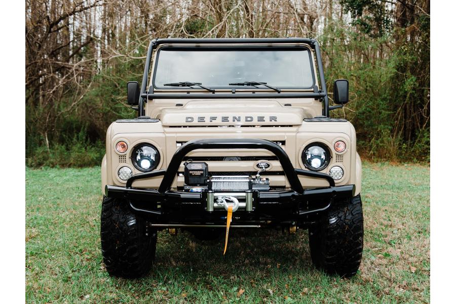 1986 Land Rover Defender Has 21st Century Luxury