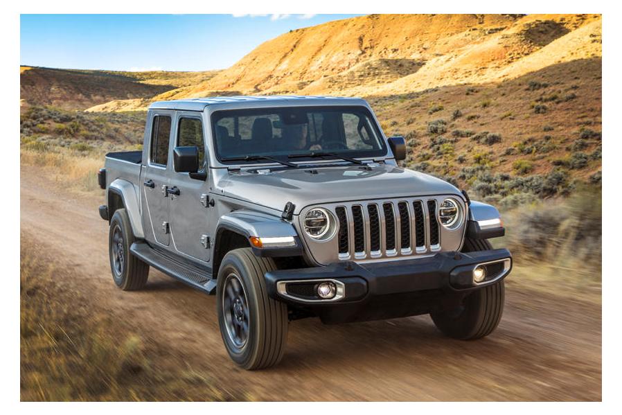 Land Rover Could Easily Build A Jeep Gladiator Fighter