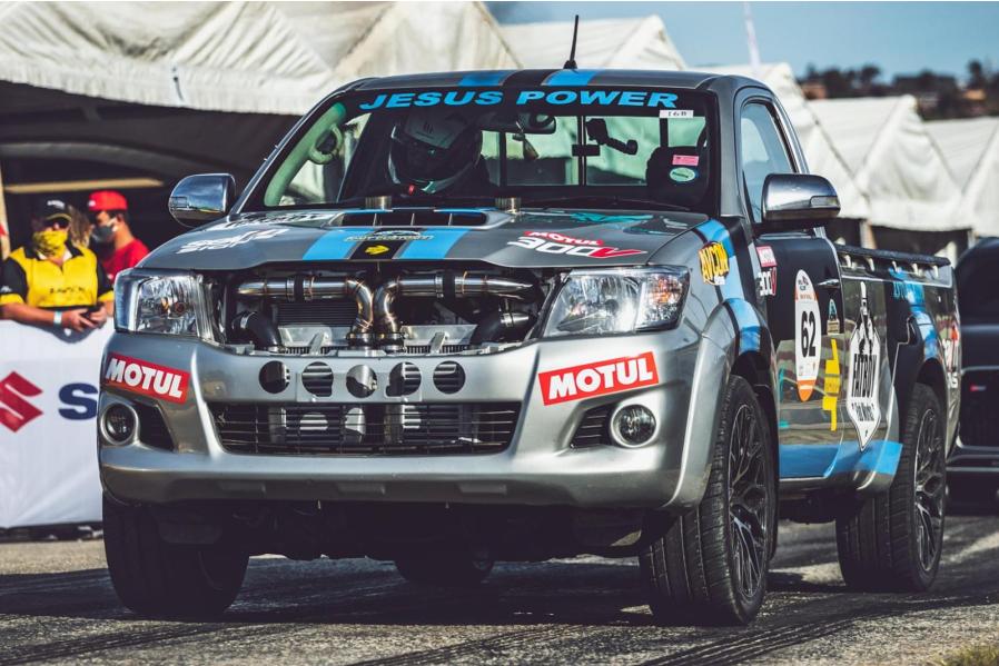This Madman Dropped A Twin-Turbo V12 Into A Toyota Hilux