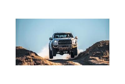 A Raptor With No Mufflers Sounds a Lot Like a Ford GT