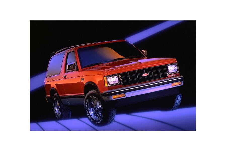 Chevrolet Blazer Photos and History: From Truck-Based SUV to Car-Based Crossover