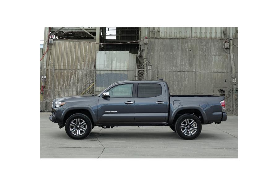 2018 Toyota Tacoma review update: the right place at the right time
