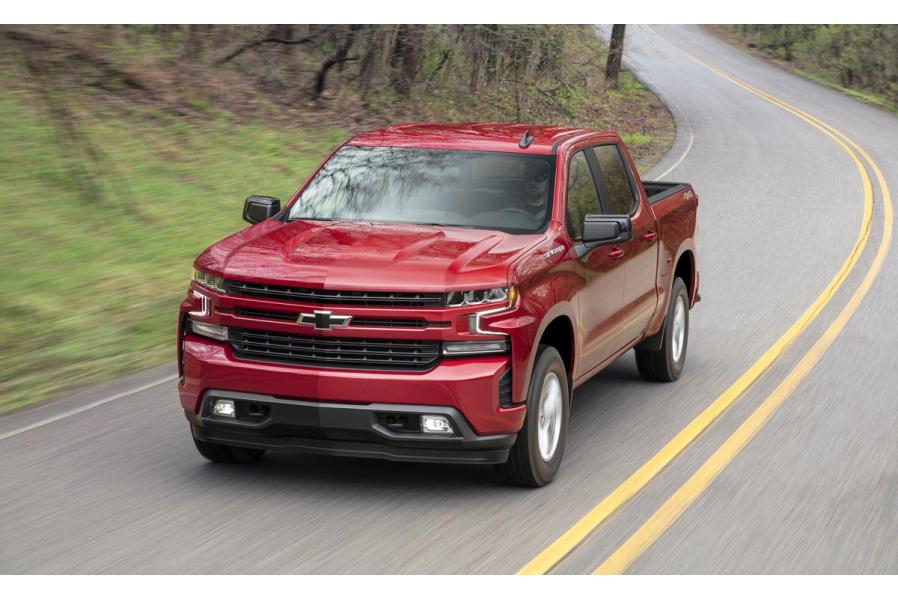 Flash Drive: Can the standard turbocharged 4-cylinder in the 2019 Chevy Silverado RST credibly serve in a full-size truck?