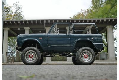A Gateway Bronco Is Vintage Joy Without the Old-Truck Hassle