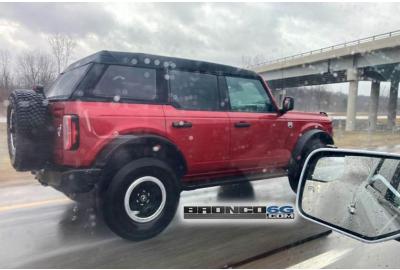 Check Out The 2021 Ford Bronco's Cool Fastback Soft Top