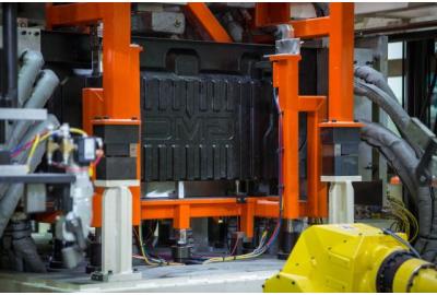 How the 2019 GMC Sierra 1500's Carbon Fiber Bed Is Made