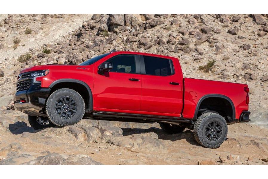 2022 Chevrolet Silverado ZR2 First Drive: An Off-Road All-Rounder