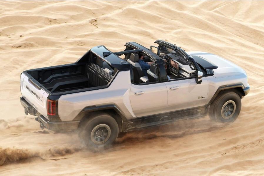 The GMC Hummer Comes With A Crazy Cool Audio System