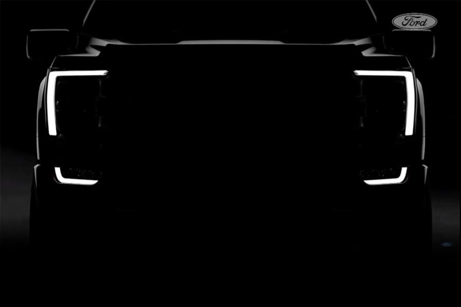 Ford F-150 e-Raptor Will Be An Electrified Dune Slayer