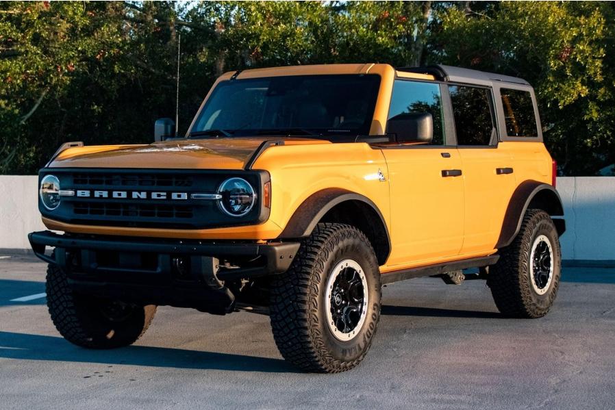 Ford Reassures Nervous Bronco Customers About Roof Issues