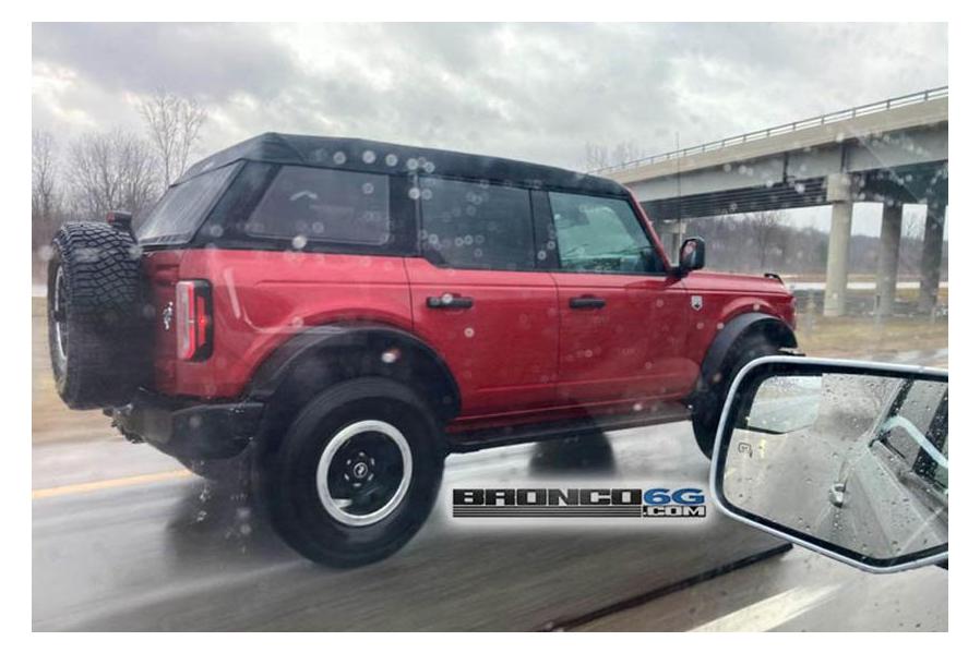 Check Out The 2021 Ford Bronco's Cool Fastback Soft Top