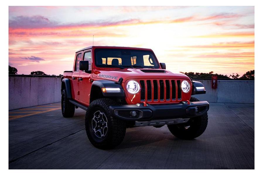 Jeep Might Give Us A V8-Powered Gladiator After All