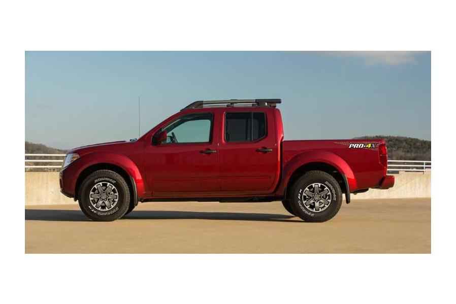 Review: 2020 Nissan Frontier Packs New Powertrain, Wait for 2021 Model