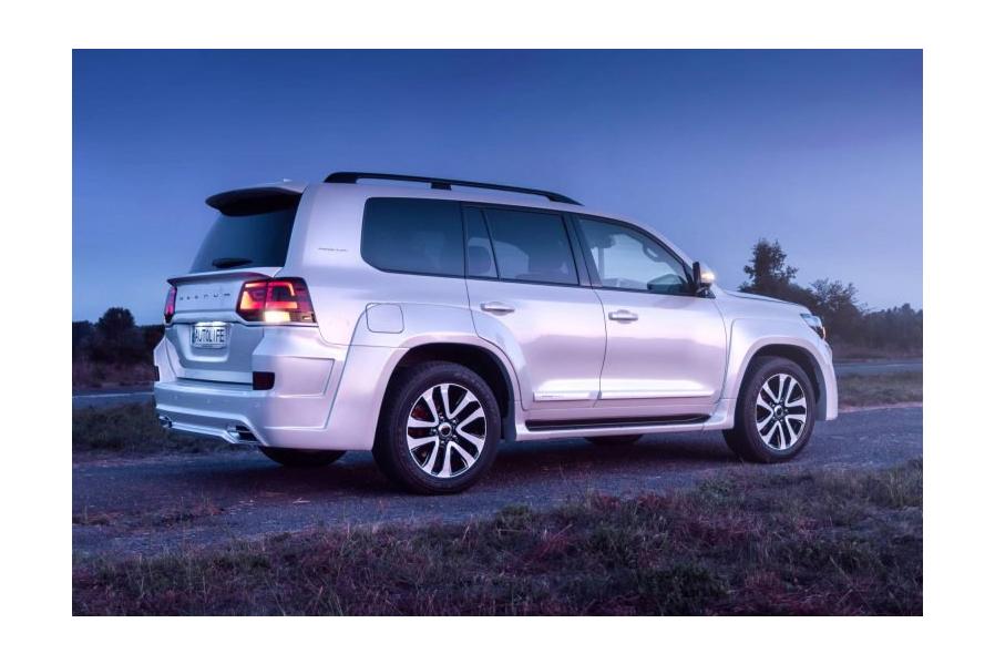 This Luxury Toyota Land Cruiser from Ukraine Is a MAGNUM, Wait Until You See the Interior