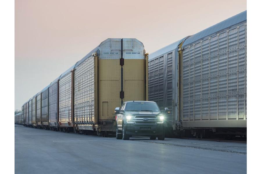 Analysis: Towing 10,000 Pounds With An Electric Truck Requires A Battery Pack As Heavy As A Ford F-150 Raptor