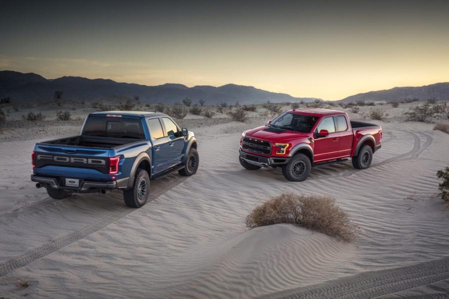Is the 2019 Ford Raptor Still The King Off-Road Performance Truck? (Review)