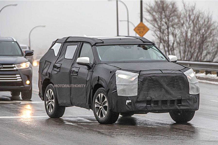 2020 Toyota Highlander spy shots