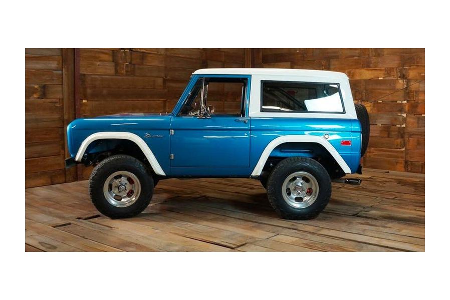 This Company Rebuilds Stylish Classic Ford Broncos