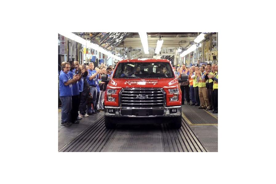 Ford hopes F-150 pickup, new trucks can pull automaker out of rut