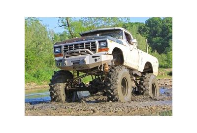 Truck Night at Yankee Lake: Trail Rides, a Tug Pad, and Mud Bogs in Eastern Ohio