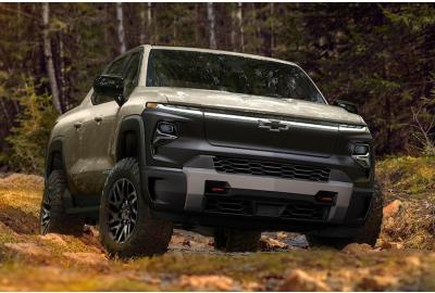 Chevy Silverado EV Trail Boss Looks Insane Off-Road
