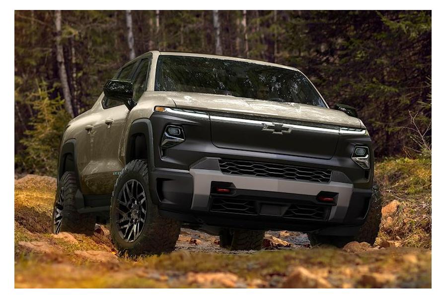 Chevy Silverado EV Trail Boss Looks Insane Off-Road