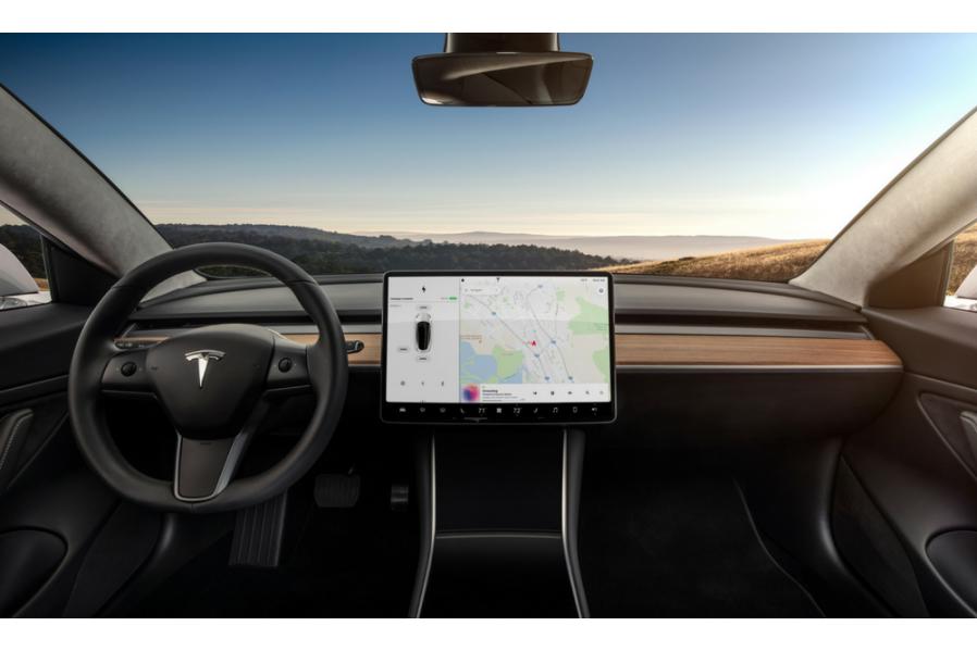 IIHS Doesn’t Have Nice Things to Say About Advanced Driver Assists