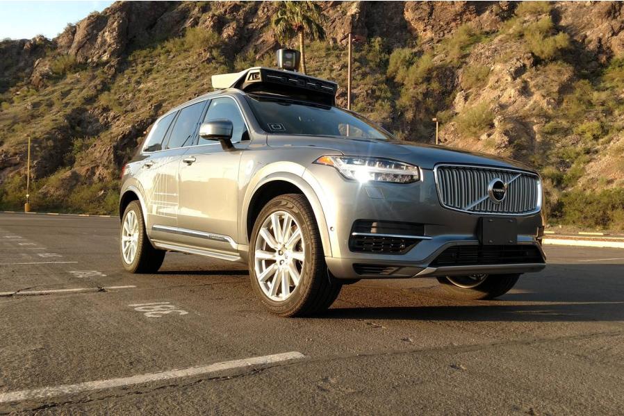 Insurers Race to Develop Coverage for Driverless Cars