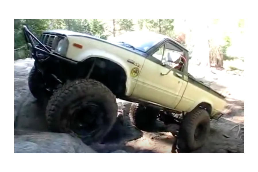 Here's How An Old Toyota Pickup Can Climb Anything With A 511:1 Crawl Ratio