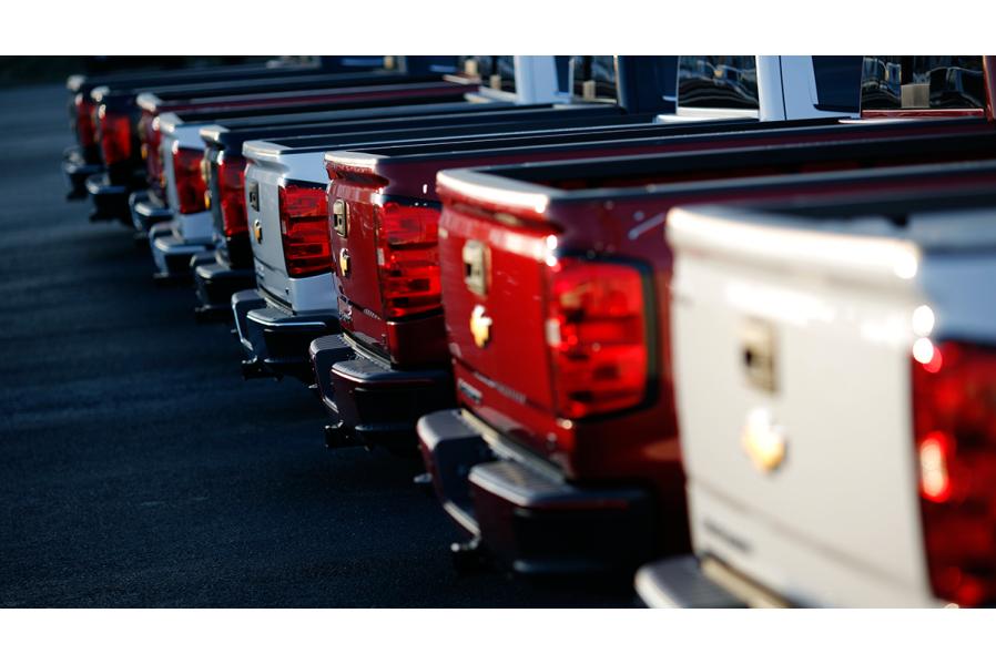 Dodge’s and Chevy’s Deep Discounts Portend Old-Pickup Price War