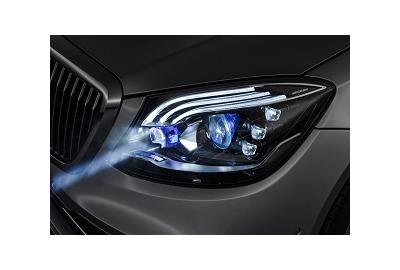 Mercedes' Futuristic Headlights Shine Warning Symbols On The Road, And They're No Longer Just A Concept