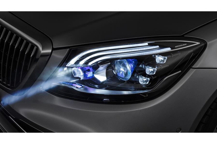 Mercedes' Futuristic Headlights Shine Warning Symbols On The Road, And They're No Longer Just A Concept
