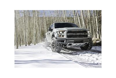 Ford Raptor calls enthusiasts from afar