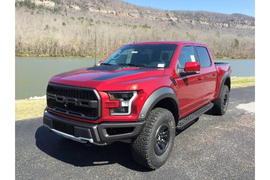 Test Drive: Ford F-150 Raptor can flat out fly